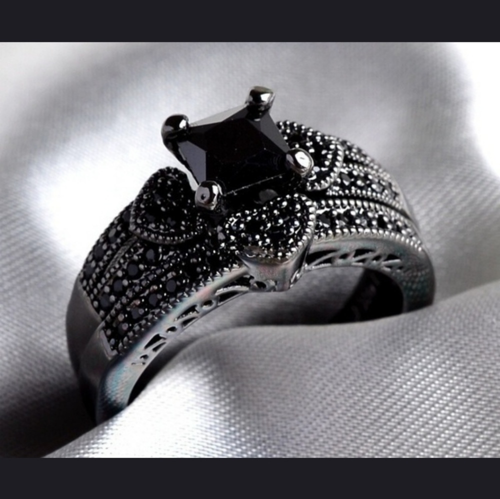 Black Wedding Ring Set - Picture 2 of 2